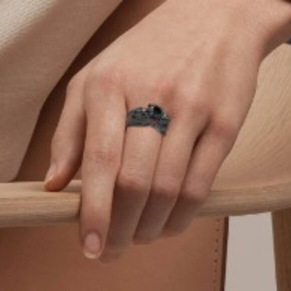 2pcs Retro Gothic Skull Ring Set – Black Cubic Zirconia Statement Rings Size 8 - Picture 2 of 2